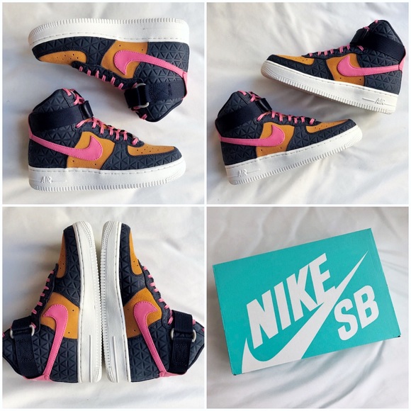 Nike Air Force 1 Suede High Top Sneakers - Picture 3 of 8